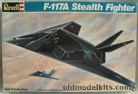 Revell 1/72 Lockheed F-117A Stealth Fighter, 4382 plastic model kit